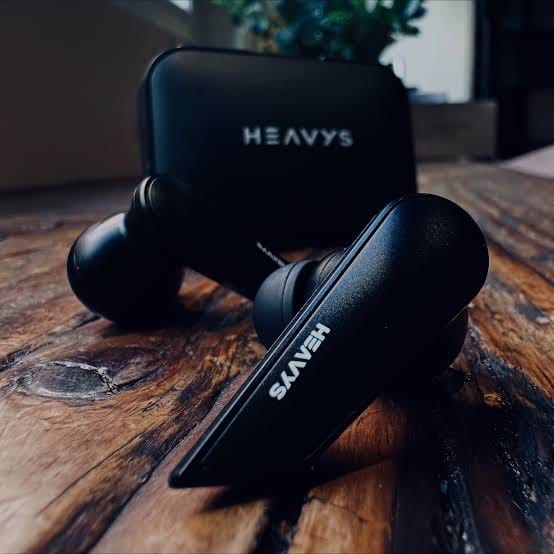 𝐇𝐞𝐚𝐯𝐲’𝐬 𝐇𝐞𝐚𝐝𝐩𝐡𝐨𝐧𝐞𝐬 & 𝐓𝐡𝐢𝐬 𝐃𝐚𝐲 𝐢𝐧 𝐌𝐞𝐭𝐚𝐥 𝐀𝐧𝐧𝐨𝐮𝐧𝐜𝐞 𝐄𝐩𝐢𝐜 𝐆𝐢𝐯𝐞𝐚𝐰𝐚𝐲!